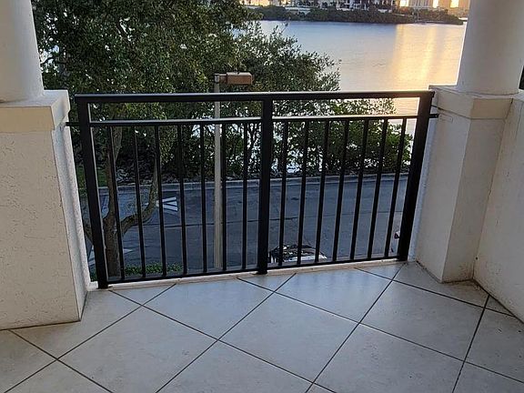3rd image of 3255 NE 184th St APT 12305