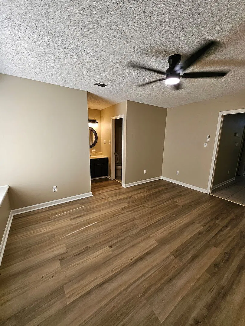 4 Success is now offering this spacious 3 bedroom home. — Photo 4