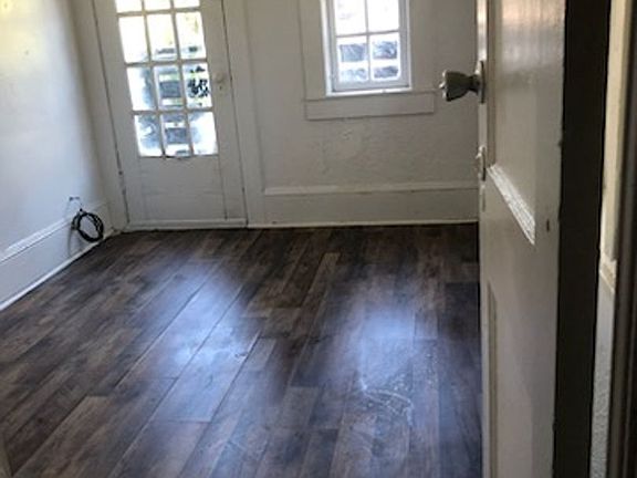 2nd image of 920-922 S Ridgewood Ave #1