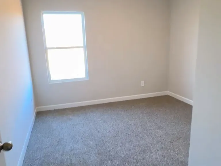 147 Lavinia Cir — Photo 6