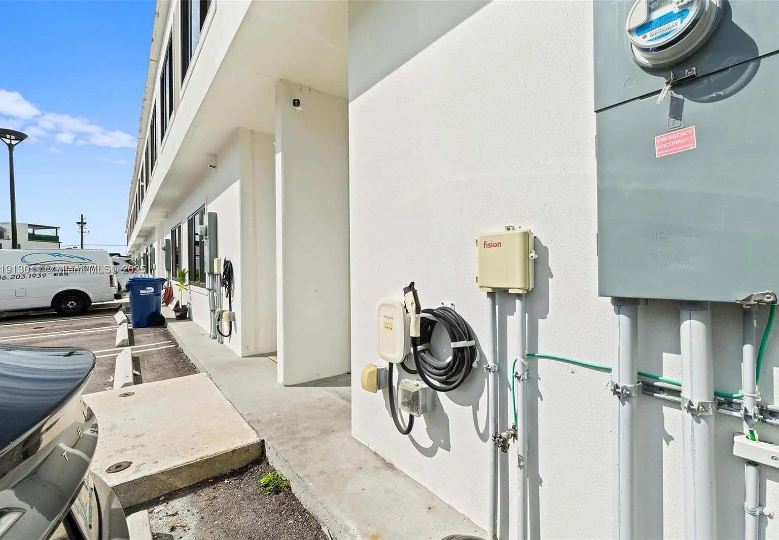 4 bed, 3.0 bath, $3,000 — Photo 4