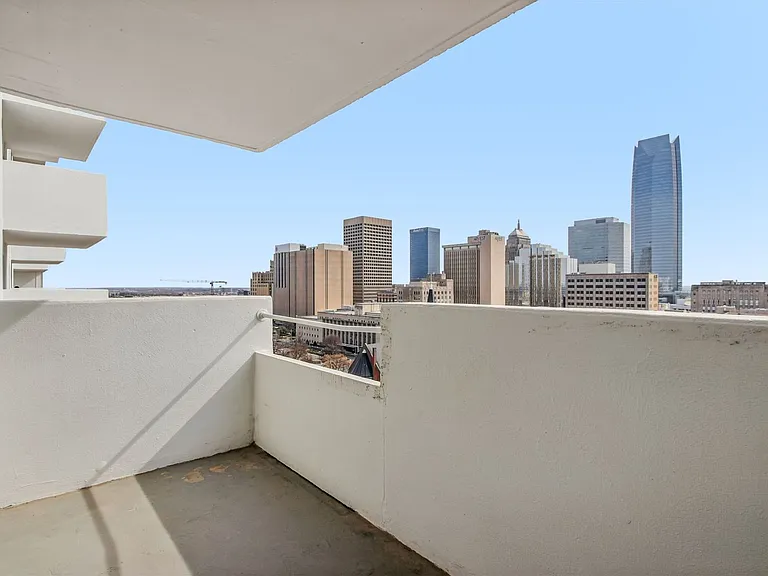The Regency Apartments — Photo 109