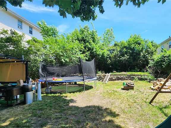 5th image of 82 Larch St