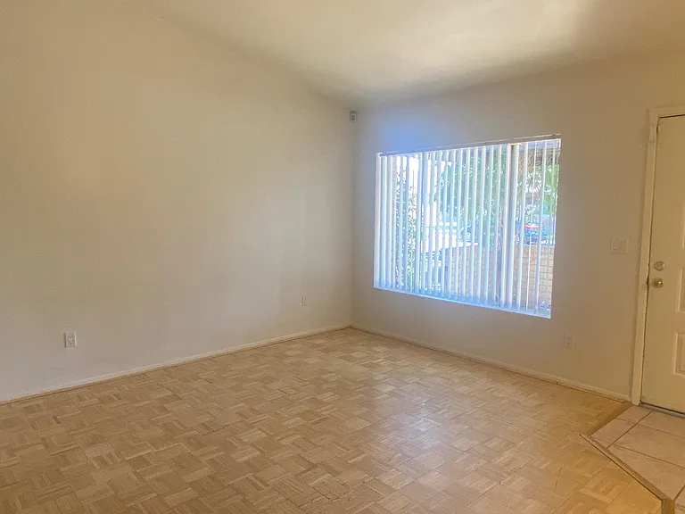 32 W Loma Vista Dr #104 — Photo 3