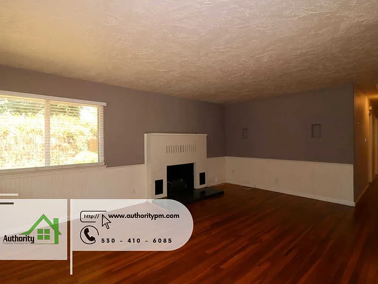 3040 Sharon Ave — Photo 5