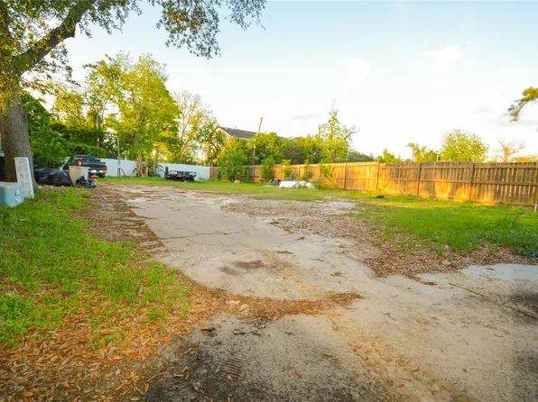 8474 Sonneville Dr, Houston, TX 77080