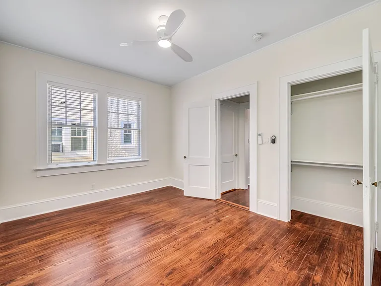 2115 W Hills Ave — Photo 48