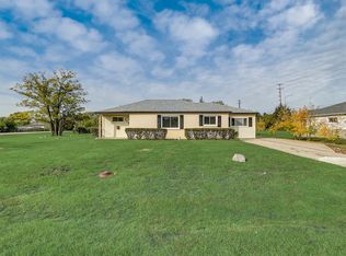 1180 Ash Rd, Hoffman Estates, IL 60169