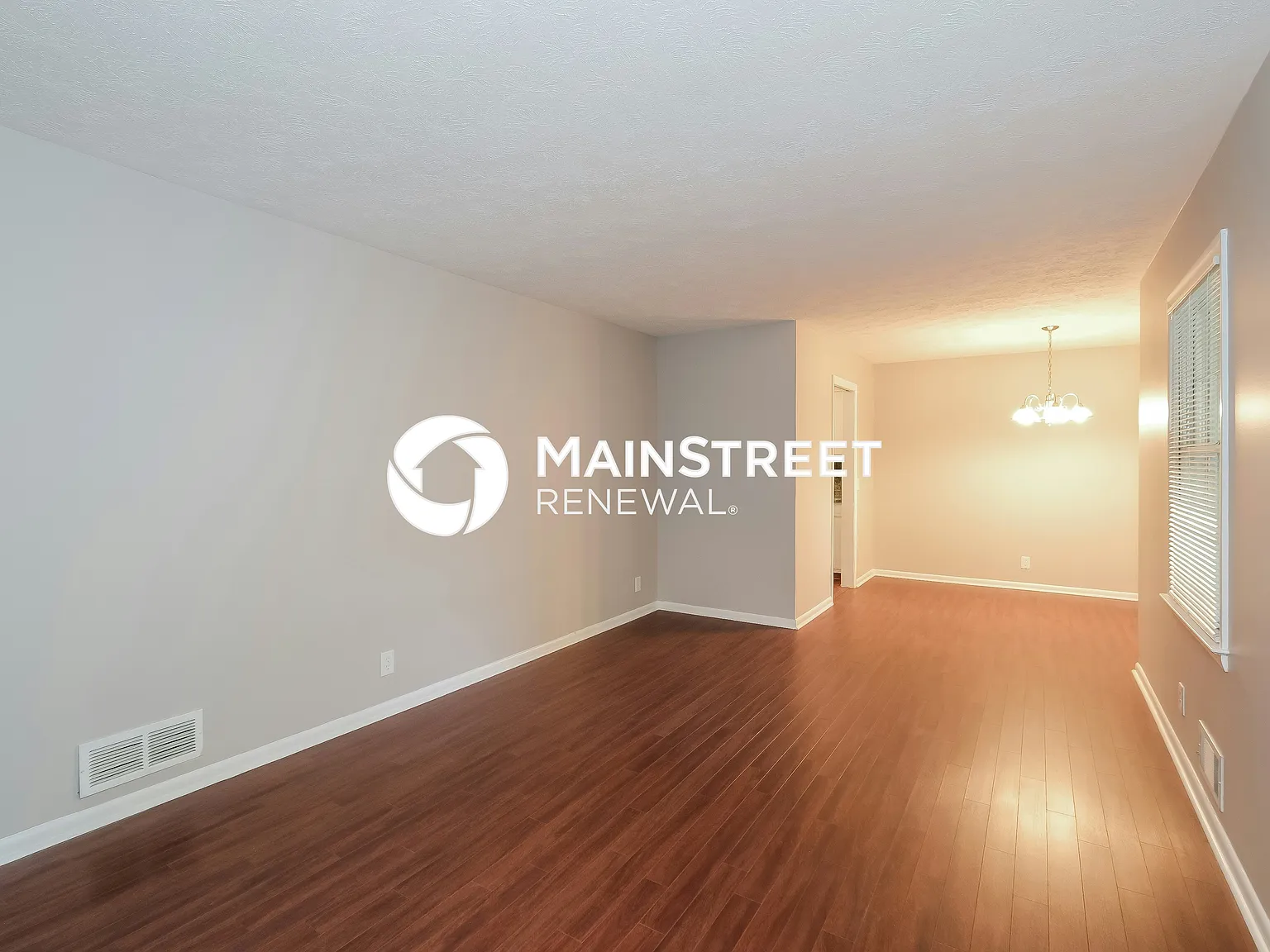 1369 White Oak St SE — Photo 3
