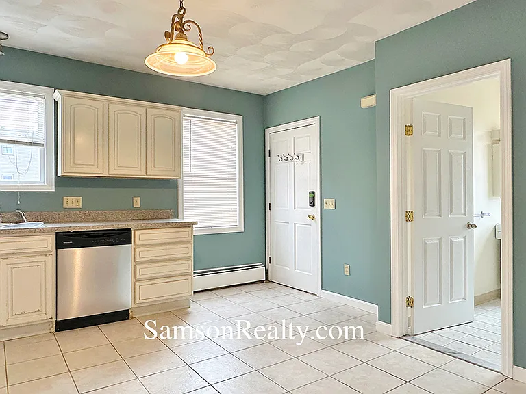 19 Sutton St #2 — Photo 7