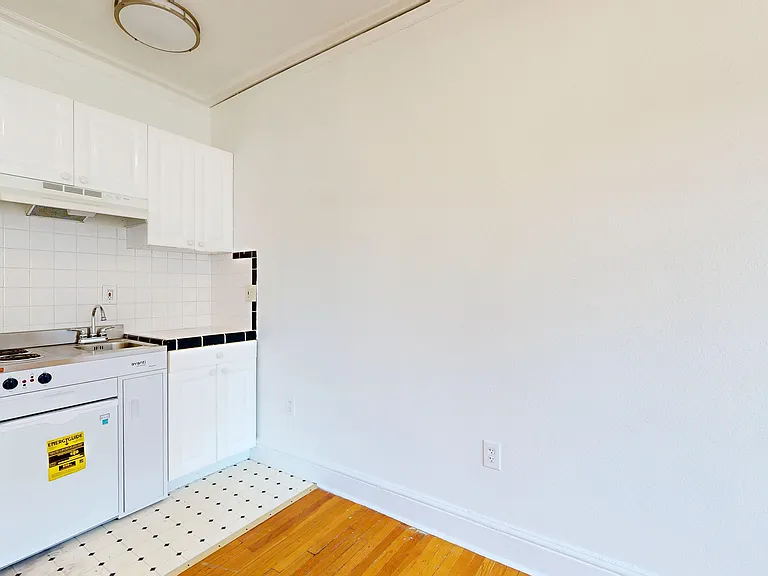 723 Ellis St #409 — Photo 5