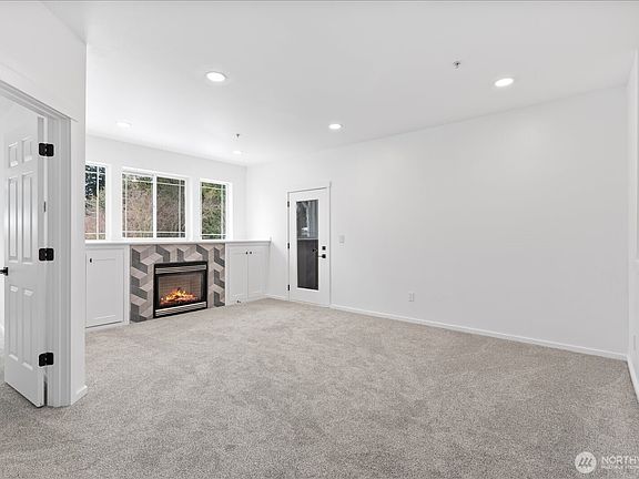 4th image of 107 164th Street S #3-402