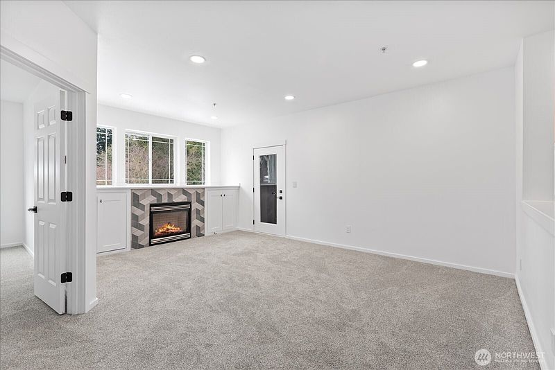 4th image of 107 164th Street S #3-402