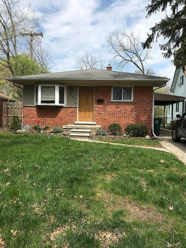 3 bed, 1.5 bath, 1100 sqft, $2,200 — Photo 3