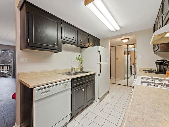 4th image of 8000 Woodglen Ln APT 107
