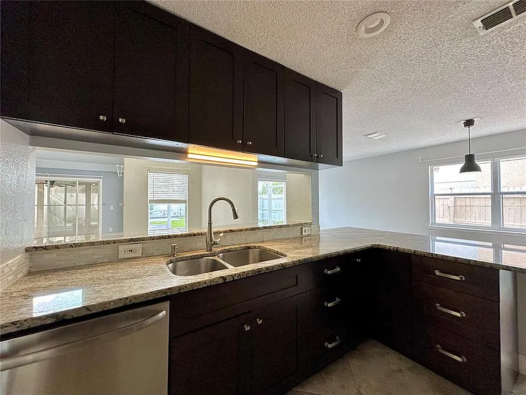 1116 Timberbend Cir — Photo 10