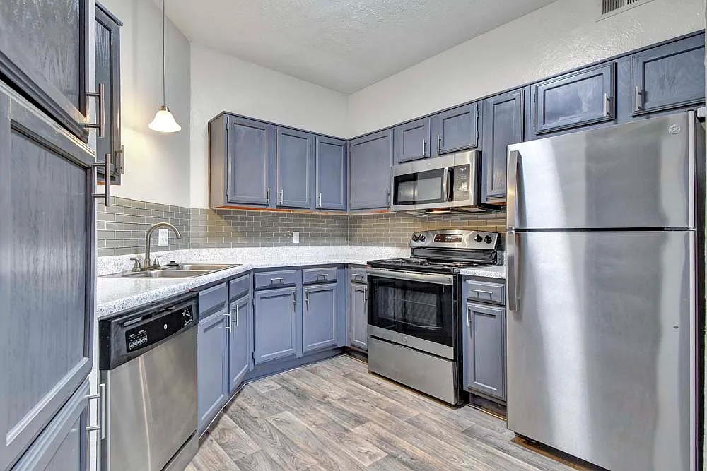1303 Main — Photo 1
