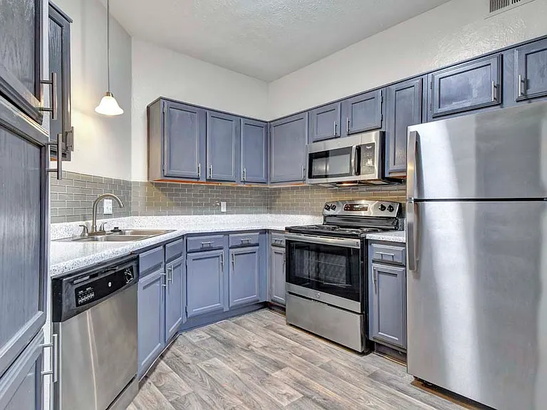 1303 Main — Photo 1