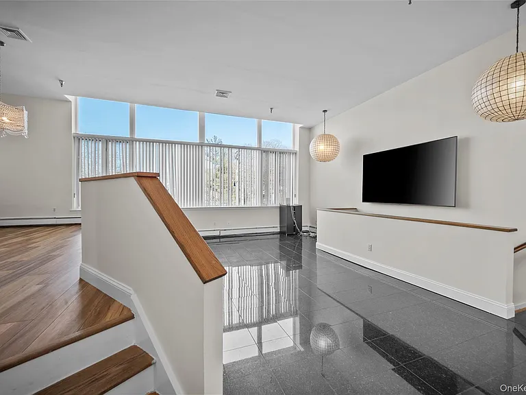 520 Ashford Ave #5 — Photo 6