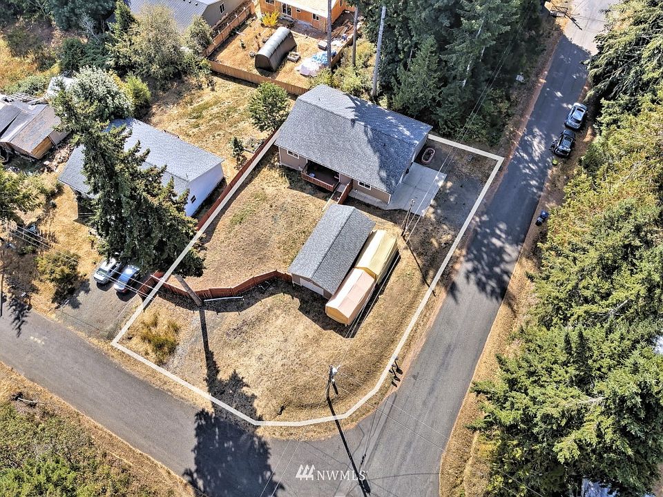 Great corner lot location!