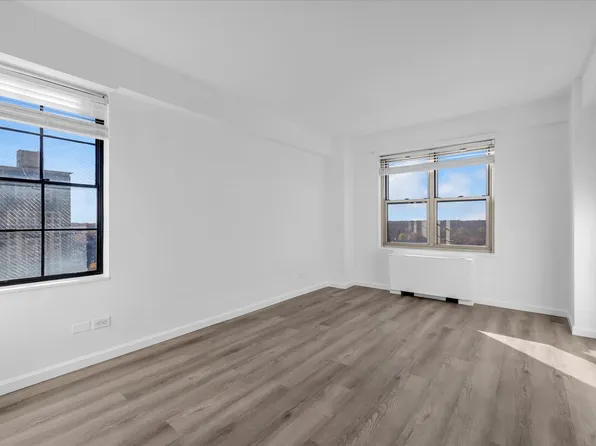 107-40 Queens Boulevard image 6 of 20