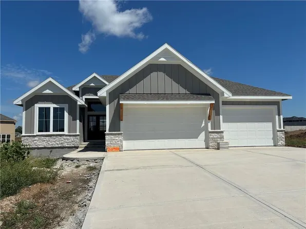 20920 W 188th Ter, Spring Hill, KS 66083
