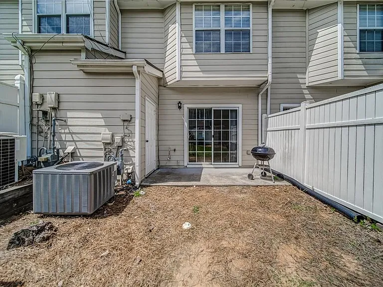3285 Hidden Cove Cir — Photo 32