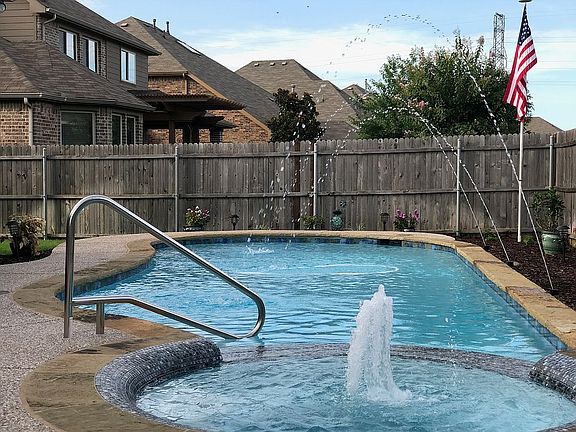 3rd image of 8121 Mountain Cedar Dr