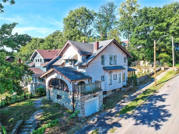 3800 Chestnut Ave, Kansas City, MO 64128