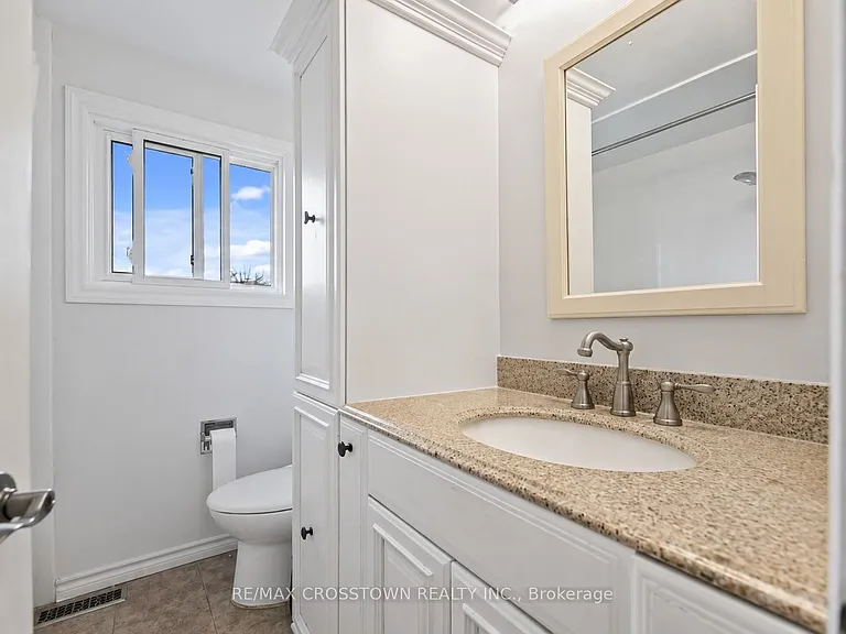29 Baker Cres — Photo 8