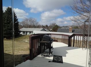 W163N10539 Ridgeview Ln, Germantown, WI 53022