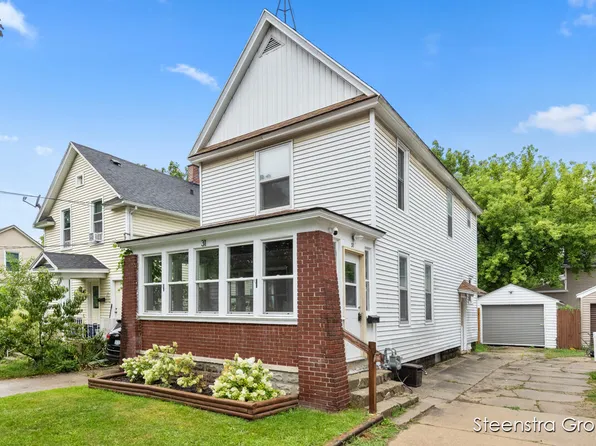 31 Dale St NE, Grand Rapids, MI 49505