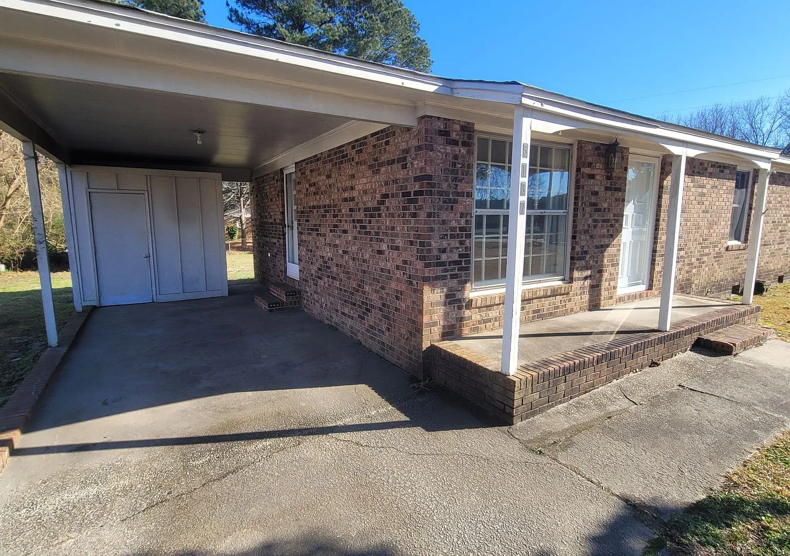 3br Ranch home on large lot — Photo 2