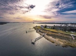 160 Adams Point Rd, Barrington, RI 02806