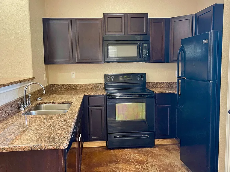 4832 Appleseed Ct — Photo 7