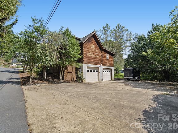 4th image of 1 Locust Ave