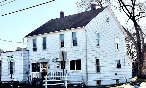 1171 Magee St photo 1