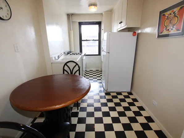 417 Grand Street image 11 of 15