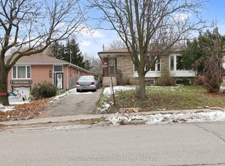 215 Woodsworth Rd, Toronto, ON M2L2T5