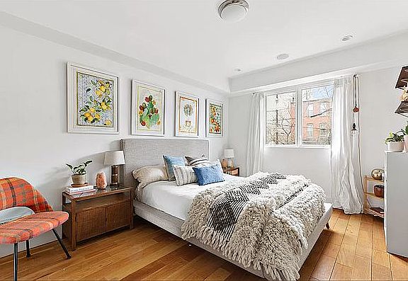 3rd image of 836 Halsey St #1