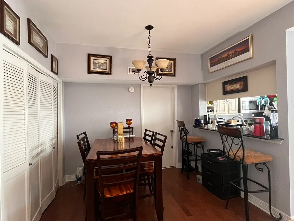 2 bed, 1125 sqft, $1,700 — Photo 2