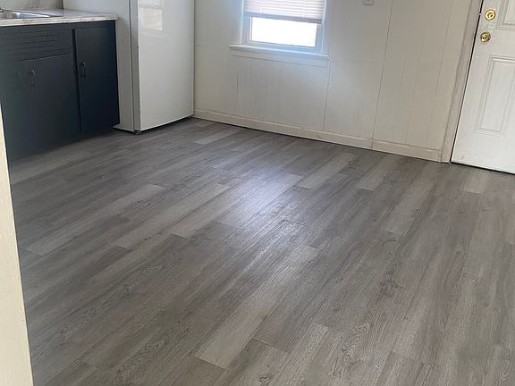 2nd image of 1117 Salt Springs Rd