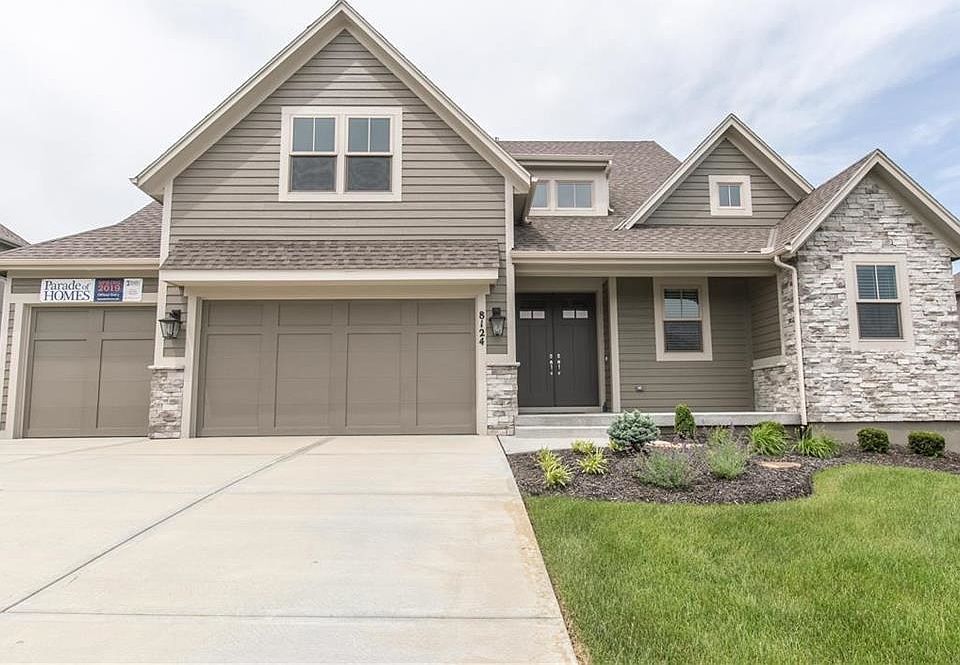 Welcome to 8124 Lone Elm Road in the Beautiful Bristol Ridge Subdivision in Western Lenexa.