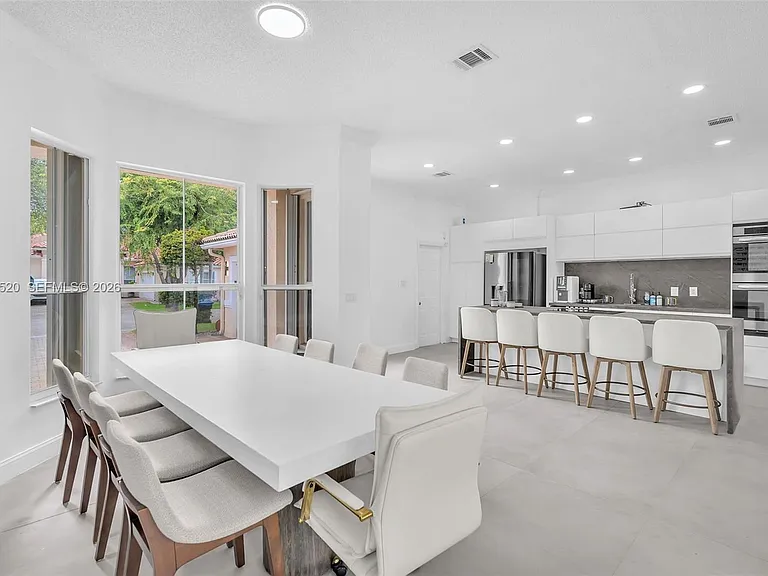 5374 SW 33rd Ave — Photo 7