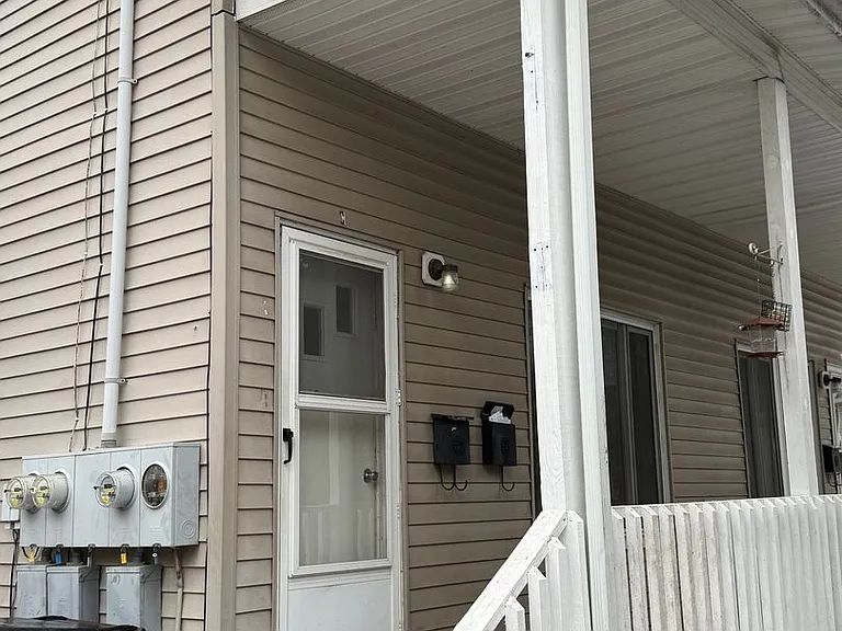 508 N State St — Photo 2