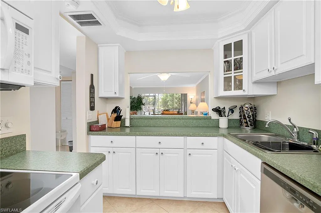 2 bed, 2.0 bath, 1100 sqft, $5,000 — Photo 4