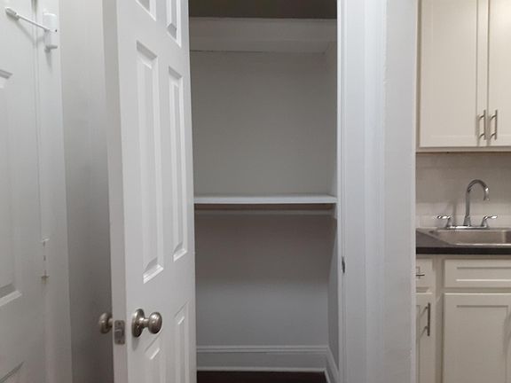 3rd image of 18 Kensington Ave APT 1E