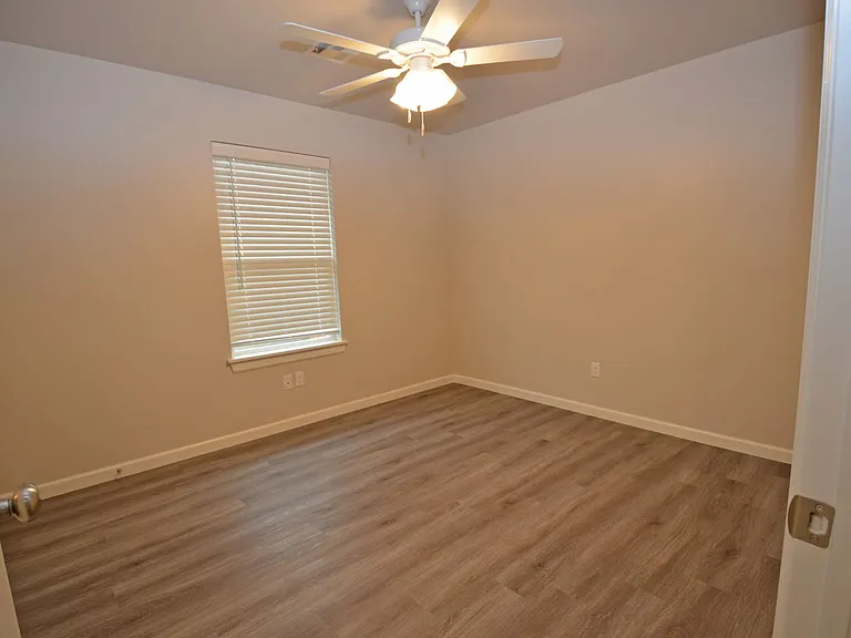 11227 Howard Dr — Photo 33