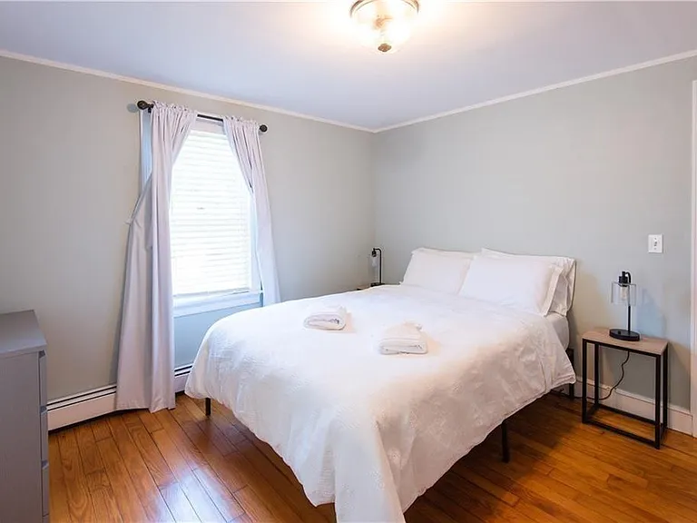 393 Aquidneck Ave — Photo 7