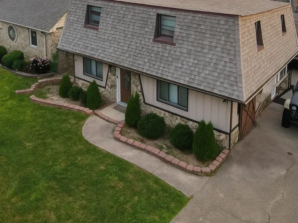 10530 S 82nd Ct, Palos Hills, IL 60465